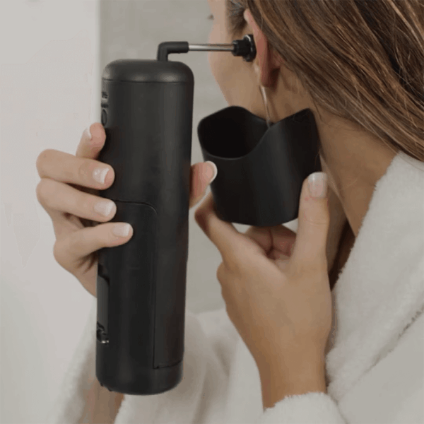 Nettoyeur d'oreilles à eau waterproof rechargeable avec 8 accessoires WUSH – Image 2